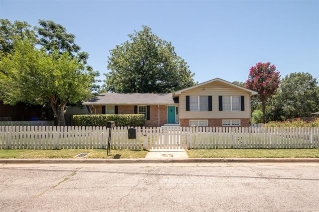 2325 Lake Ridge Circle - Photo 0