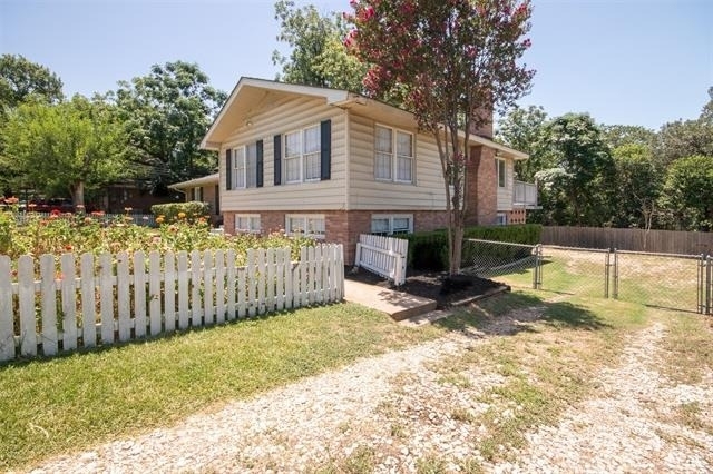 2325 Lake Ridge Circle - Photo 3