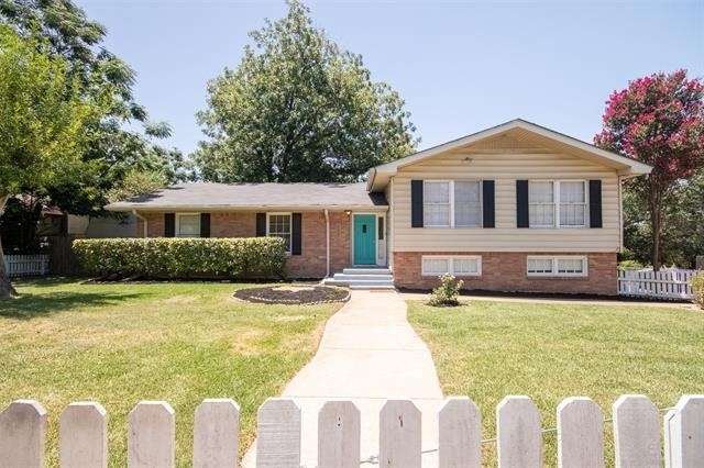 2325 Lake Ridge Circle - Photo 1