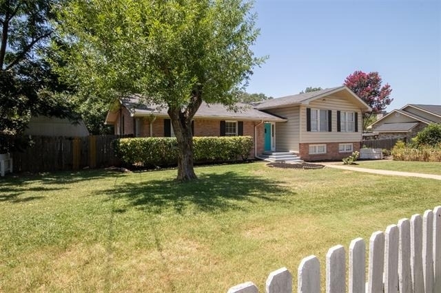 2325 Lake Ridge Circle - Photo 2