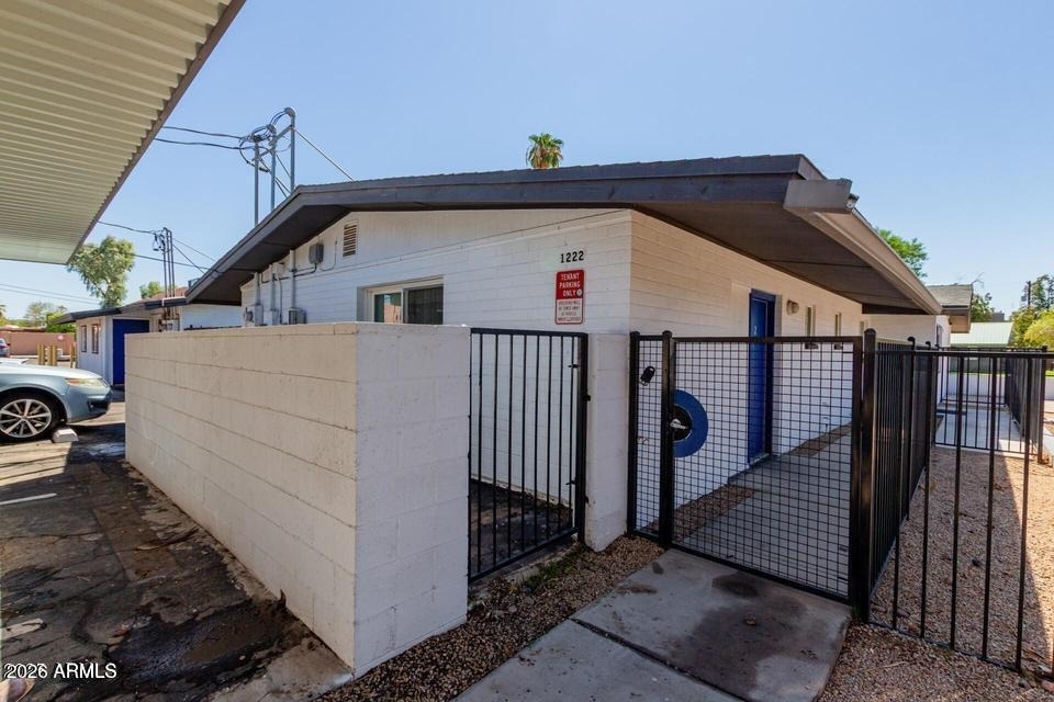 1222 W 4th Street - Photo 0