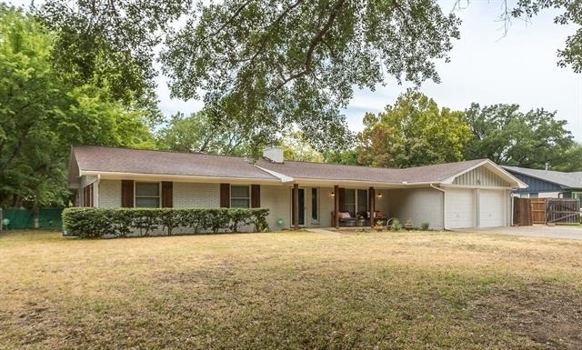 2221 N Mill Street - Photo 1