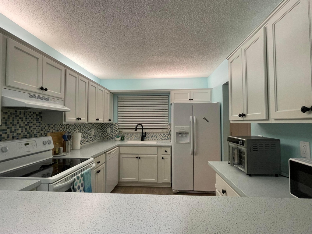 1210 Se Parkview Place - Photo 2