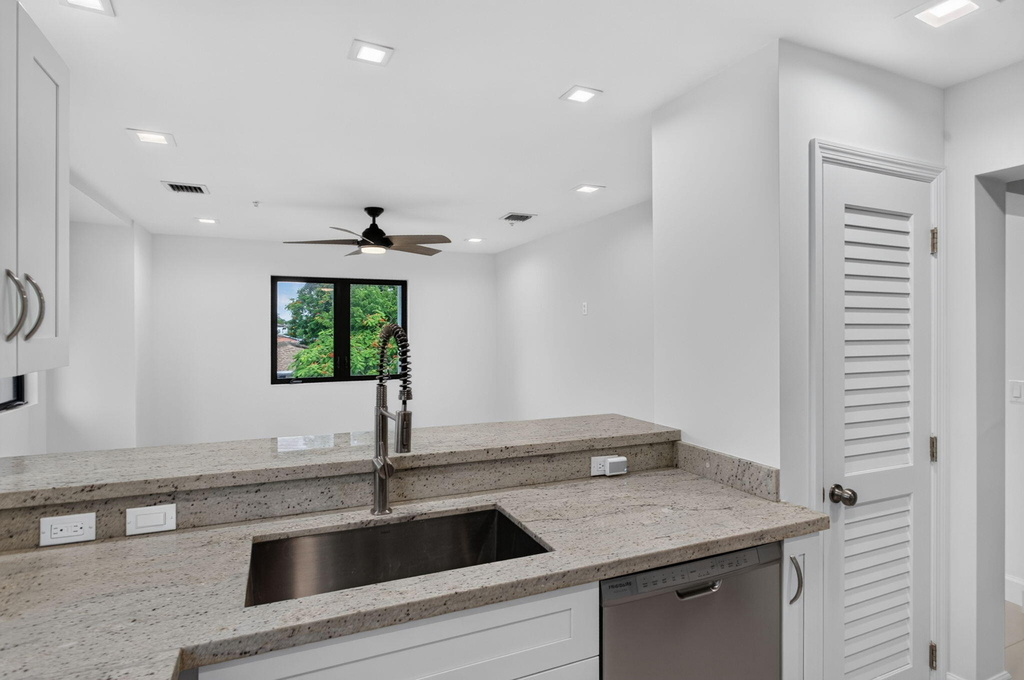 444 Nw 41st Street - Photo 3