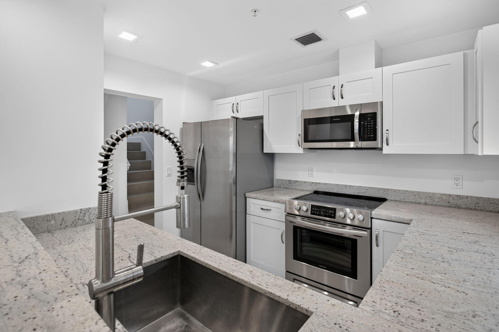 444 Nw 41st Street - Photo 4