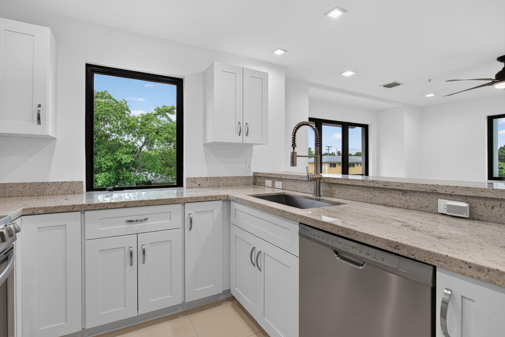 444 Nw 41st Street - Photo 2