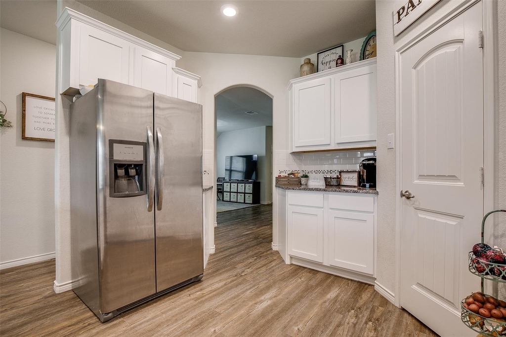 593 Jamestown Lane - Photo 8