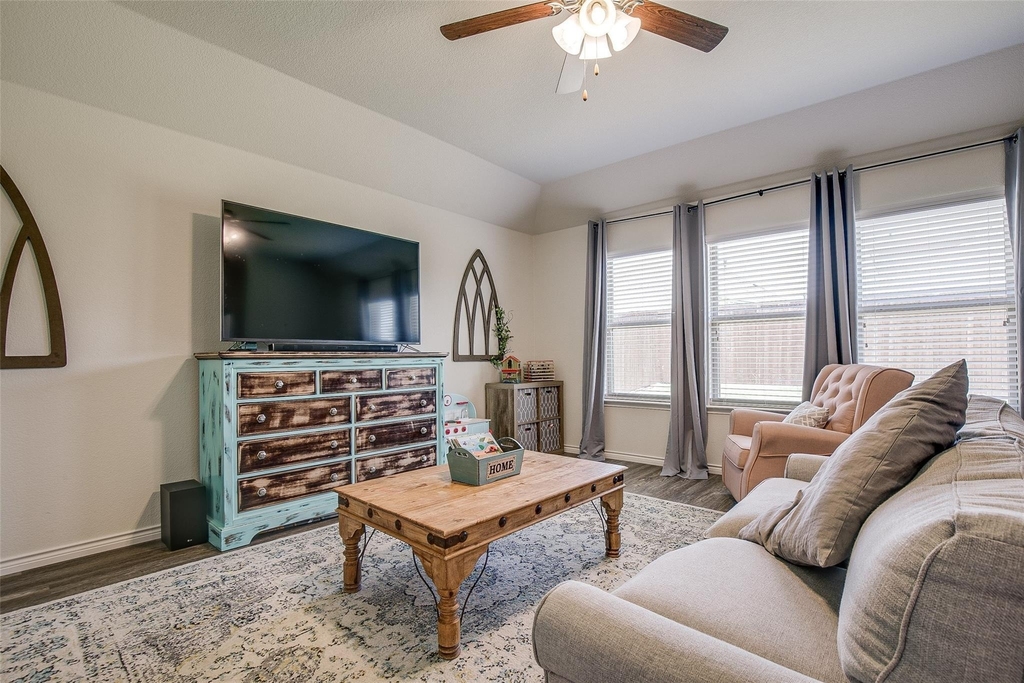 593 Jamestown Lane - Photo 10