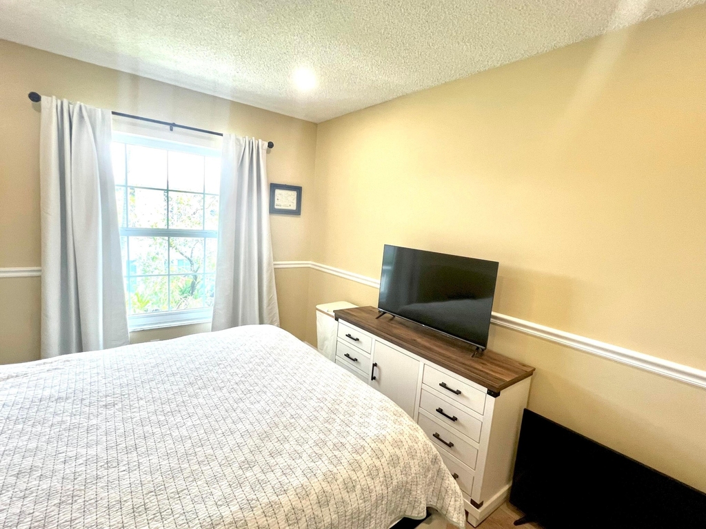 2211 Ne 67th Street - Photo 12