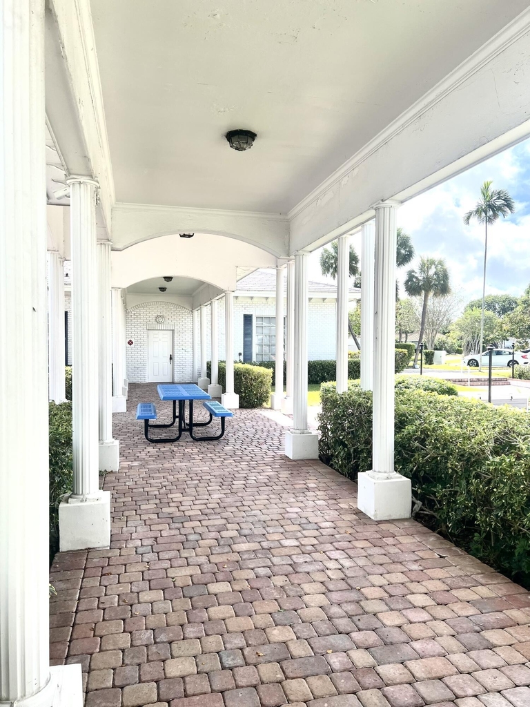 2211 Ne 67th Street - Photo 19