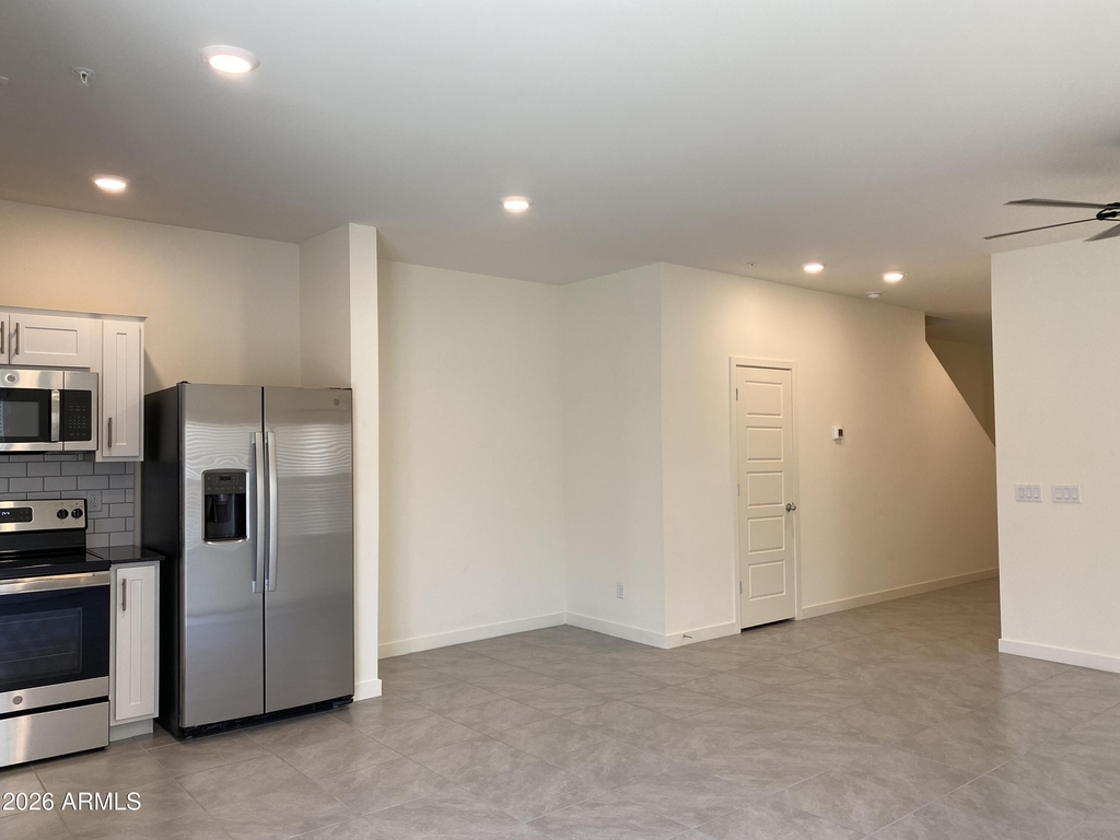 8335 N 22nd Drive - Photo 5