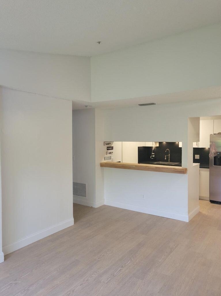 2313 N Congress Avenue - Photo 1