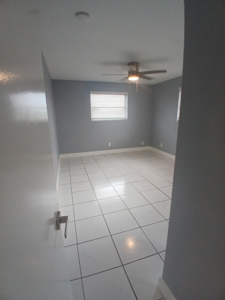 4800 Hollywood Boulevard - Photo 6