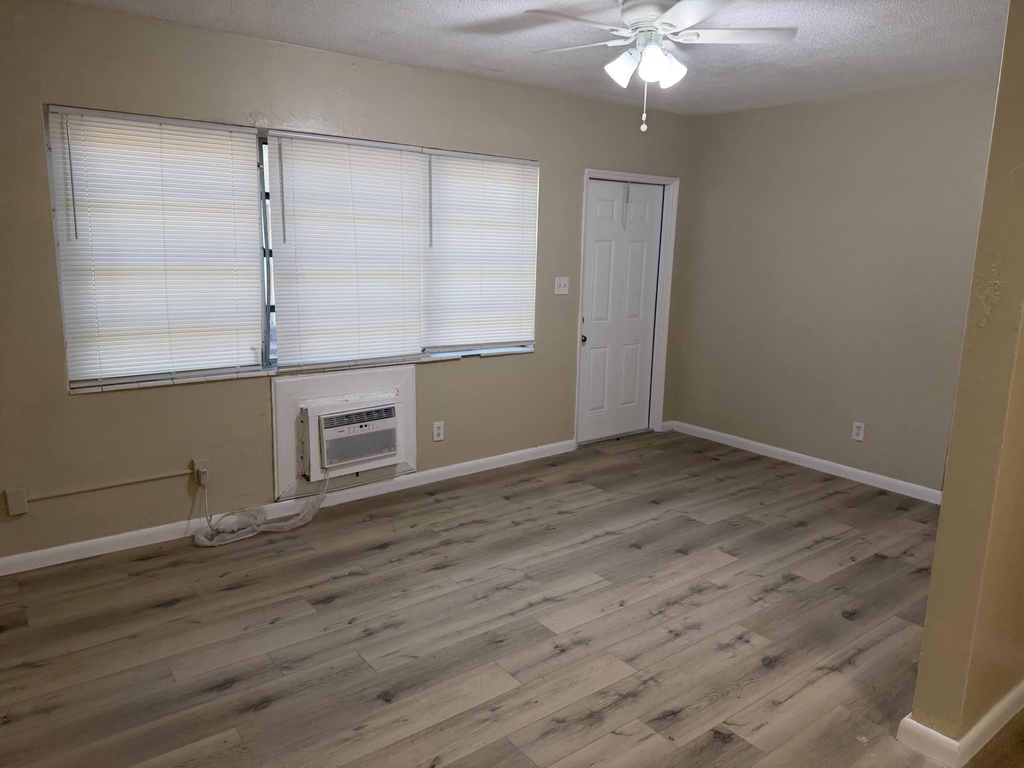 1004 Nw 2nd Street - Photo 4