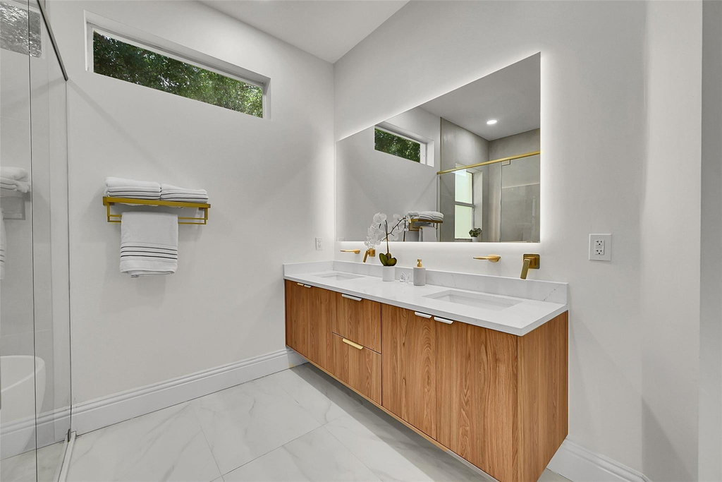 11163 Nw 69th Place - Photo 35