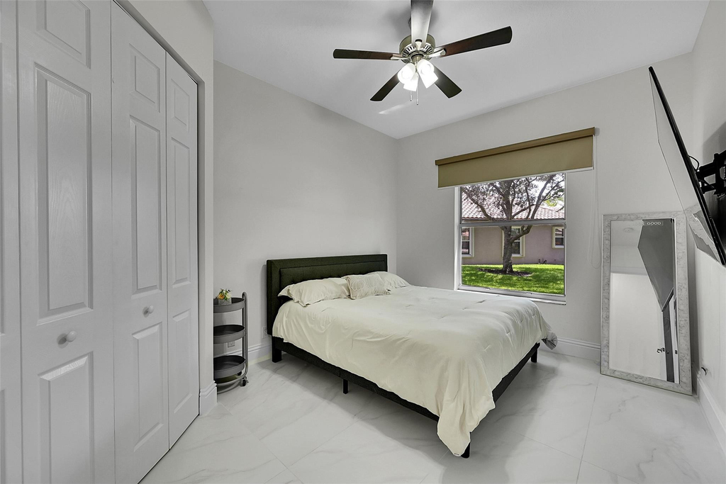 11163 Nw 69th Place - Photo 40