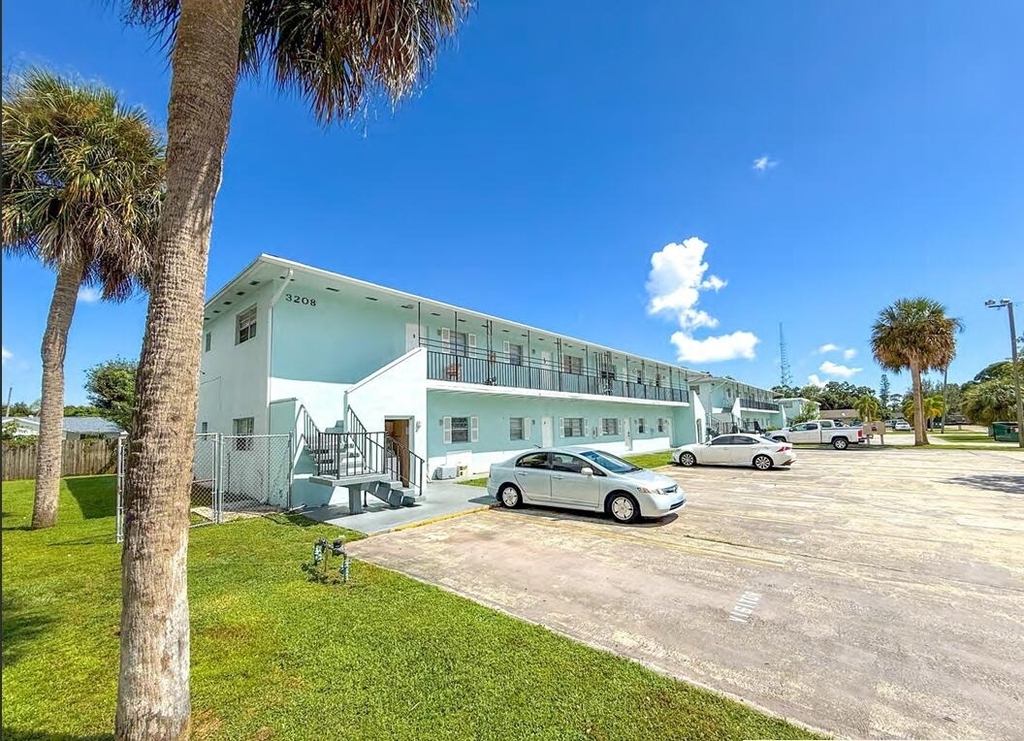 3208 Louisiana Avenue - Photo 0