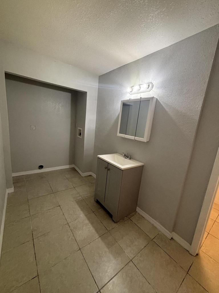 3208 Louisiana Avenue - Photo 3