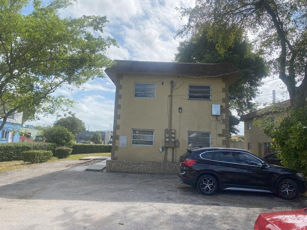 1004 Nw 2nd Street - Photo 0