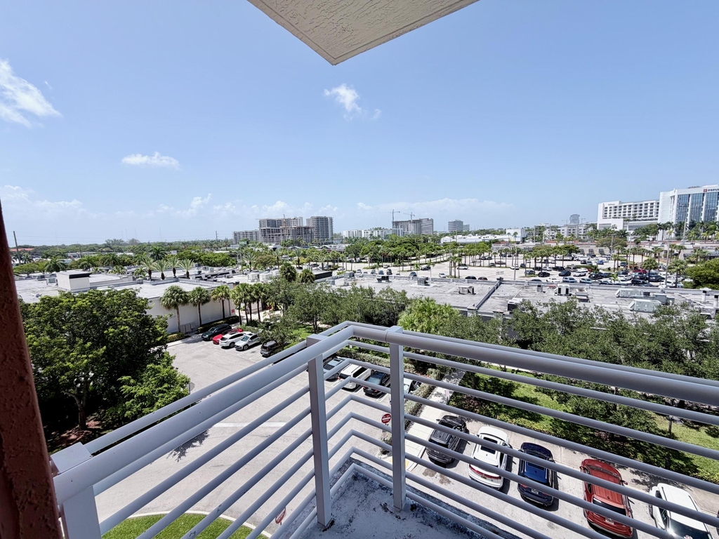 2775 Ne 187th Street - Photo 10