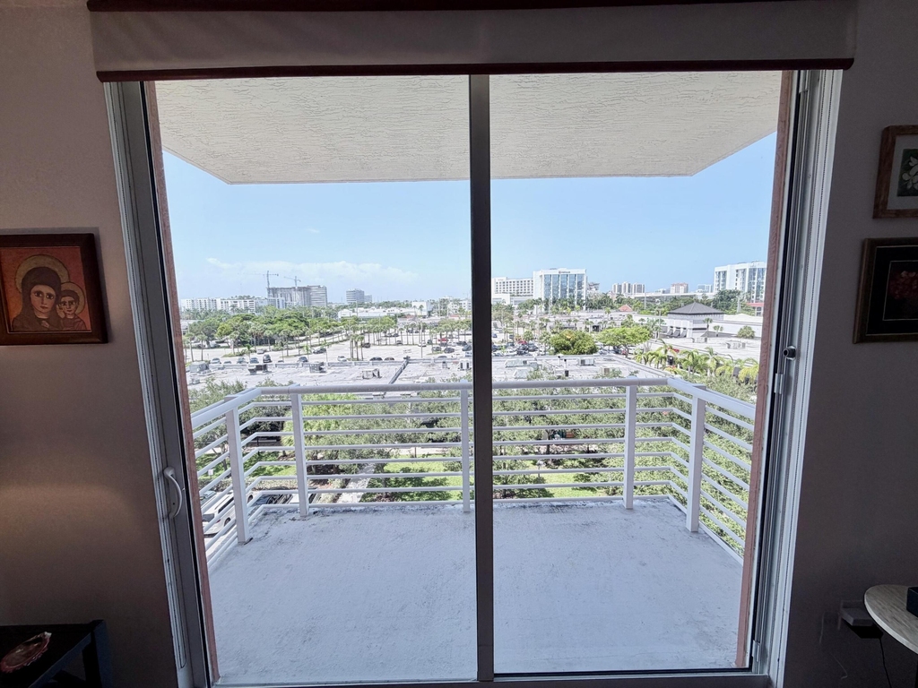 2775 Ne 187th Street - Photo 8