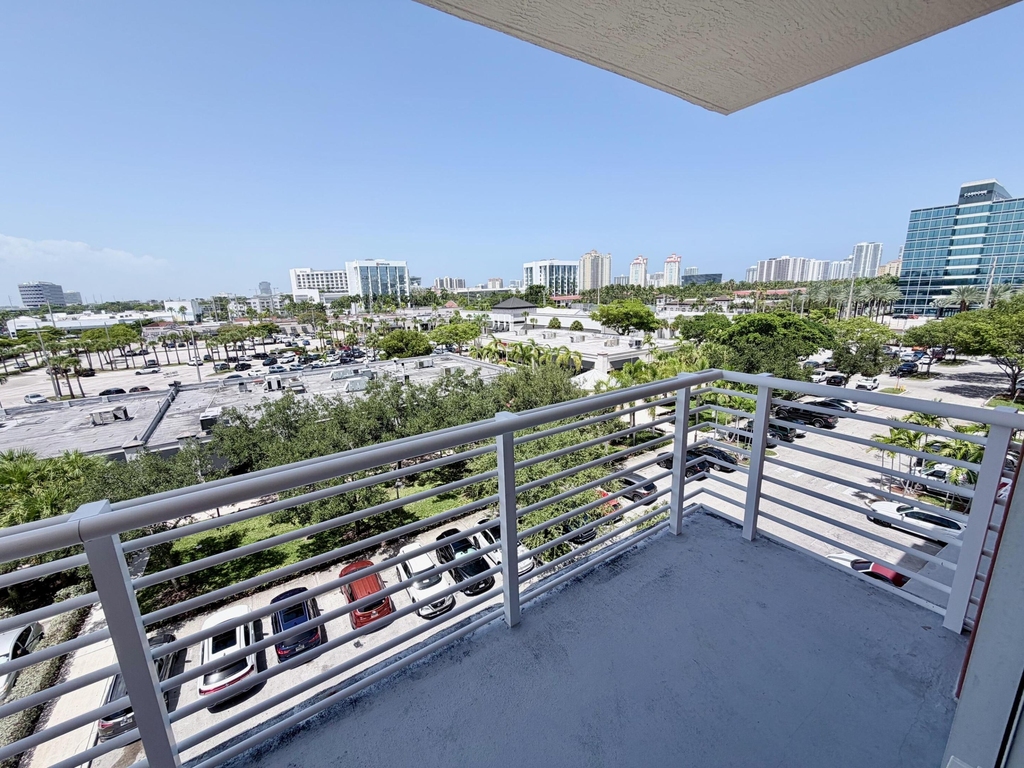 2775 Ne 187th Street - Photo 13