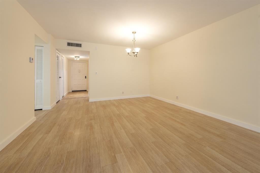 6061 N Falls Cir Drive - Photo 7