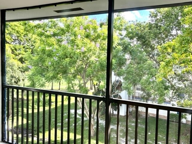 6061 N Falls Cir Drive - Photo 37