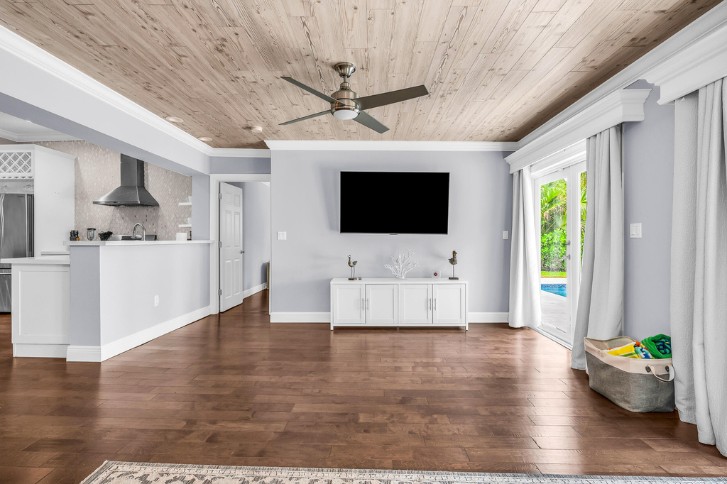 249 Se 3rd Avenue - Photo 14