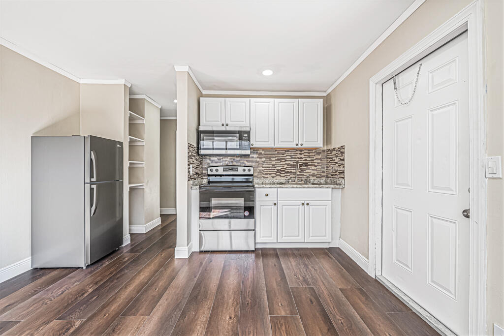723 21st Street - Photo 1