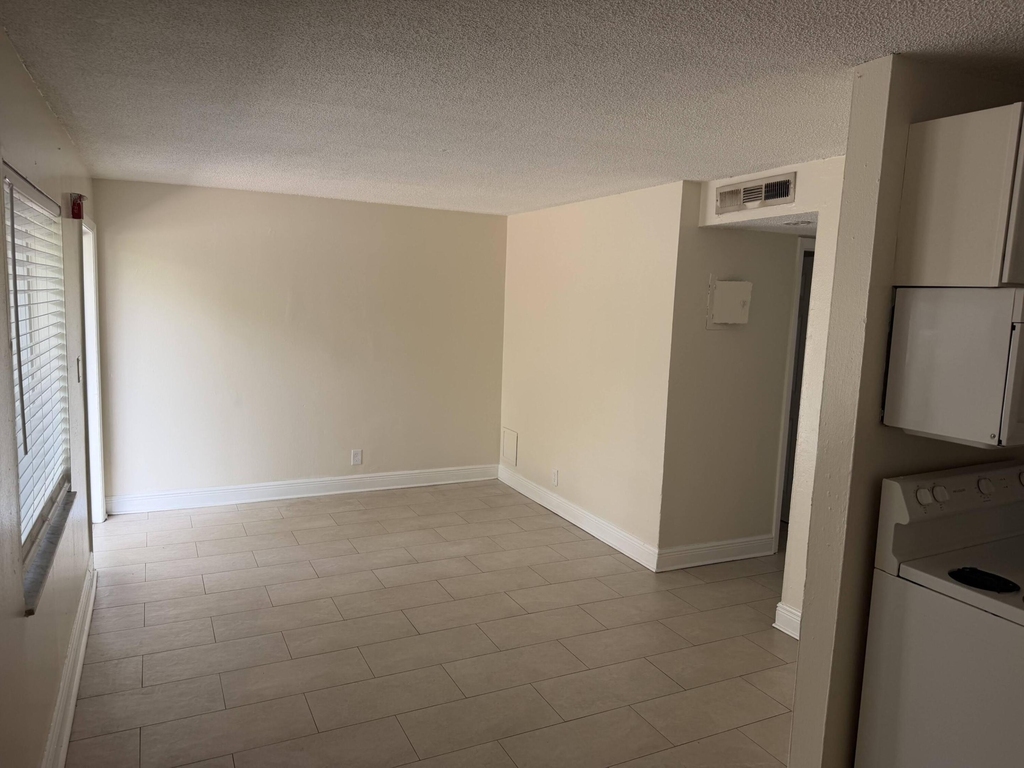 1151 Ne 16th Court - Photo 2