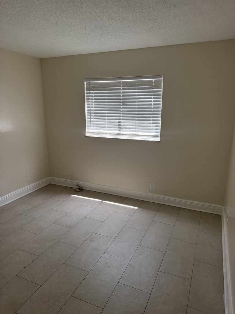 1151 Ne 16th Court - Photo 5