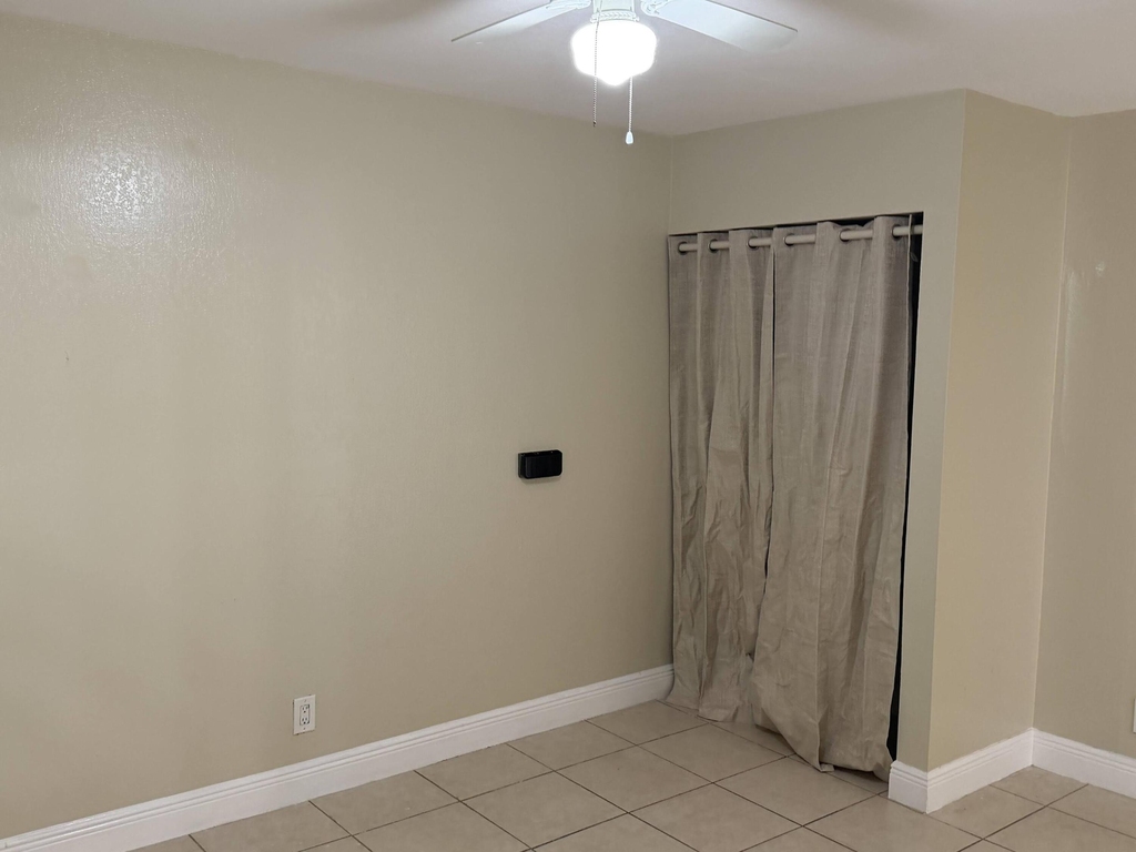 1135 Nw 7th Avenue - Photo 7