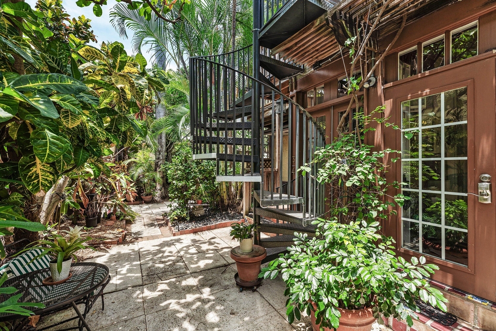 232 Australian Avenue - Photo 25