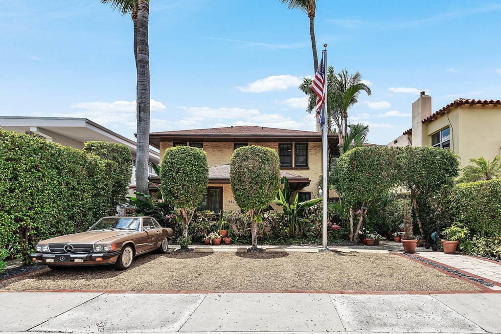 232 Australian Avenue - Photo 0