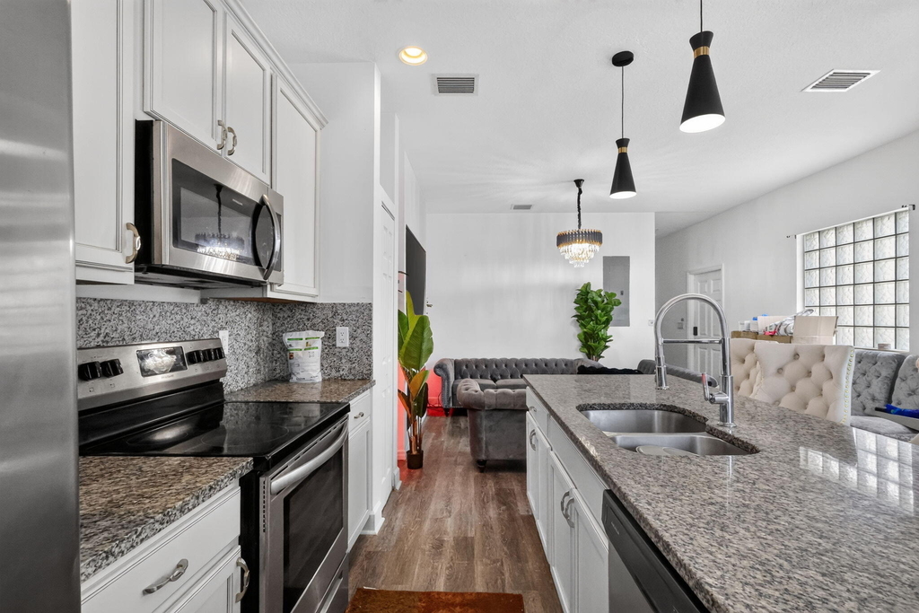 609 N F Street N - Photo 9
