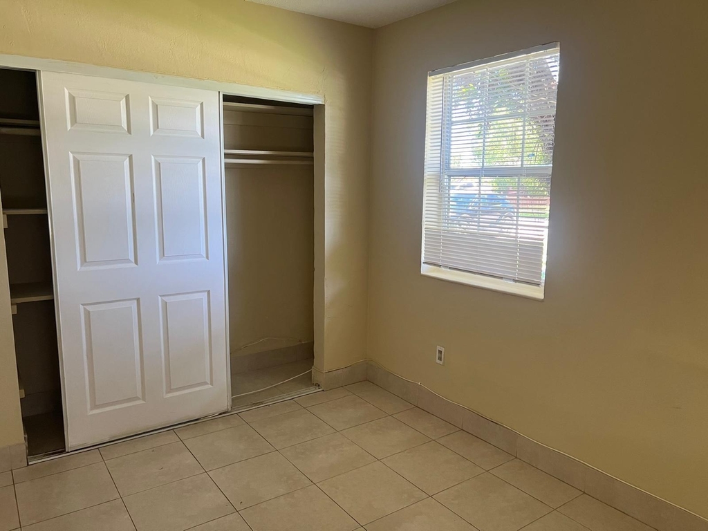4721 Ne 18th Avenue - Photo 3