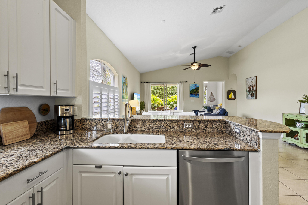 7085 Se Cricket Court - Photo 3