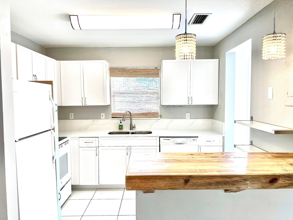 4103 Ne 21st Terrace - Photo 1