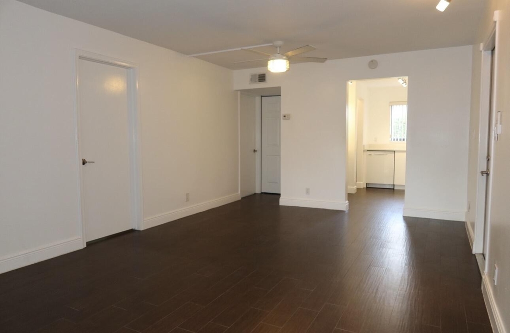 50 Se 12th Street - Photo 12