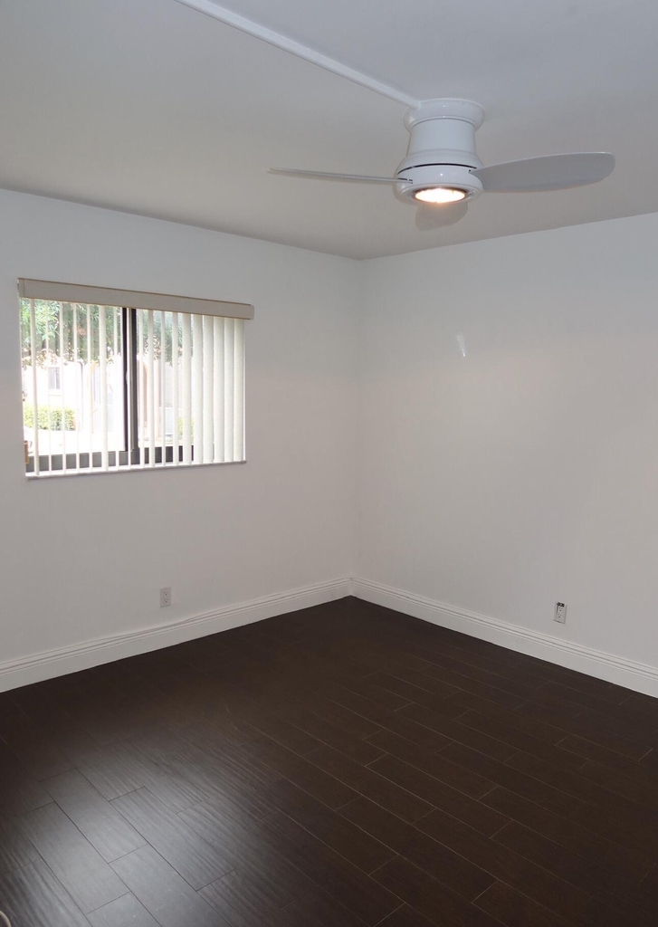 50 Se 12th Street - Photo 5