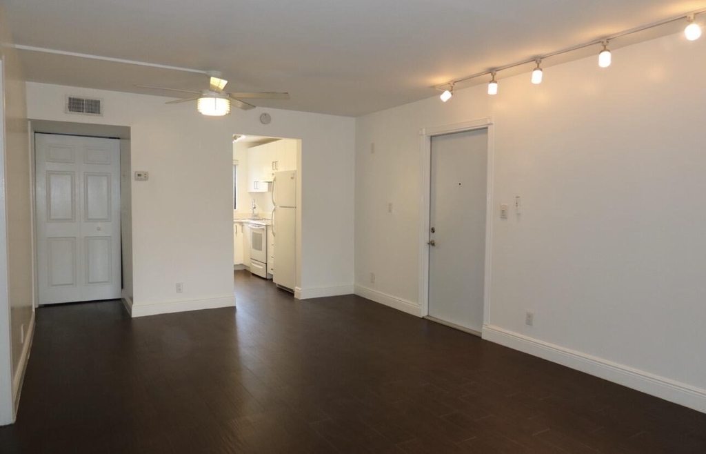 50 Se 12th Street - Photo 4