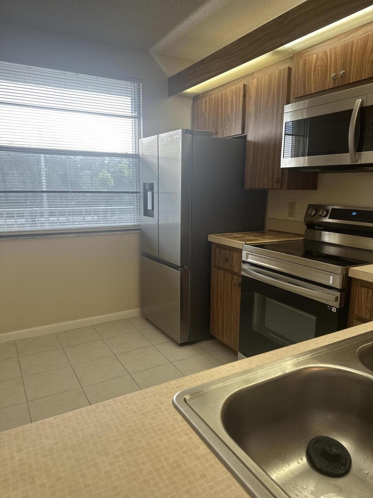 3507 Village Boulevard - Photo 3