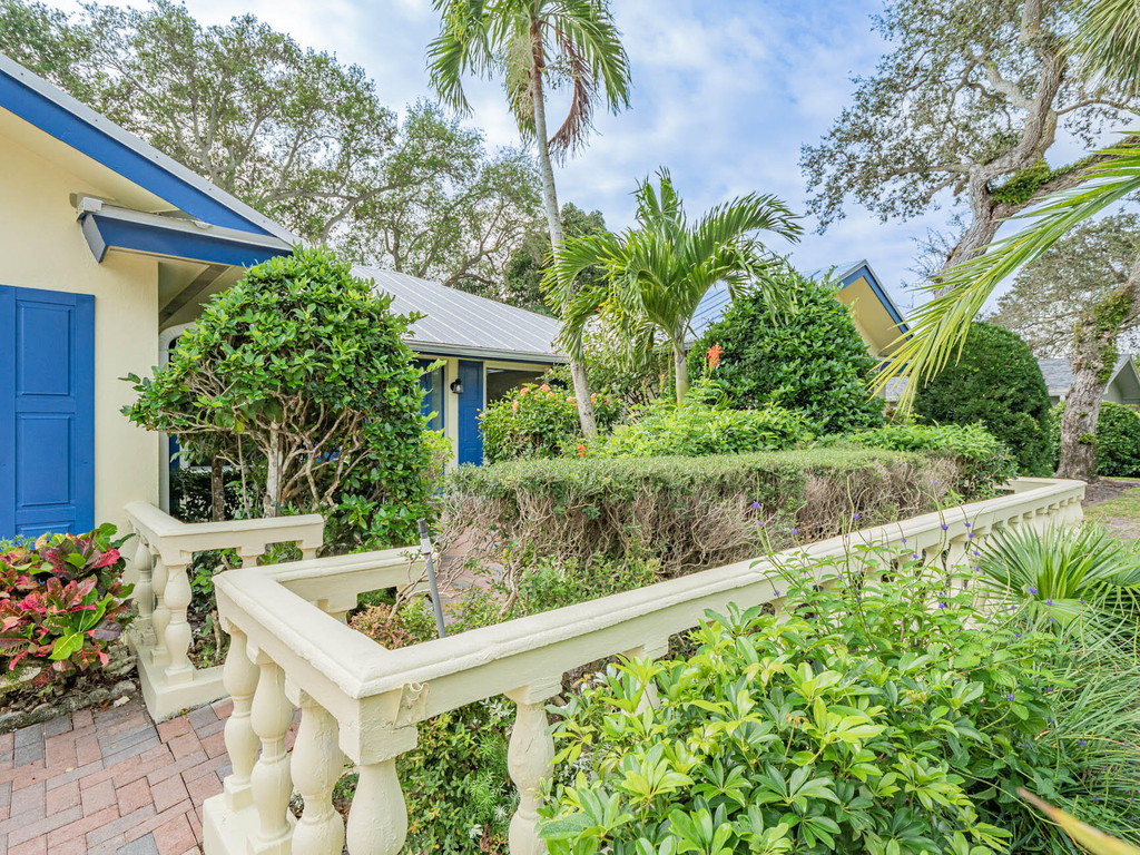 626 Honeysuckle Lane - Photo 2