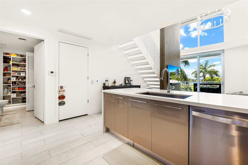 2000 Metropica Way - Photo 4