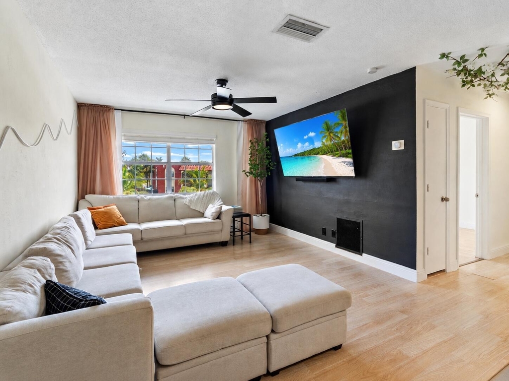 299 Sw 7th Street - Photo 1