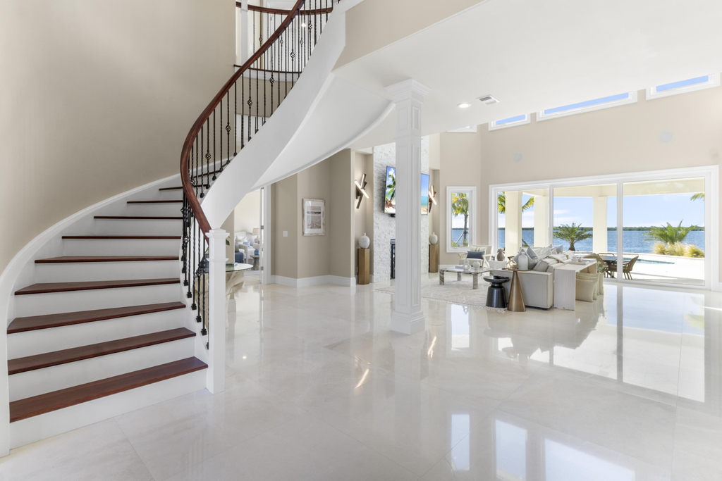 526 Point Lane - Photo 9