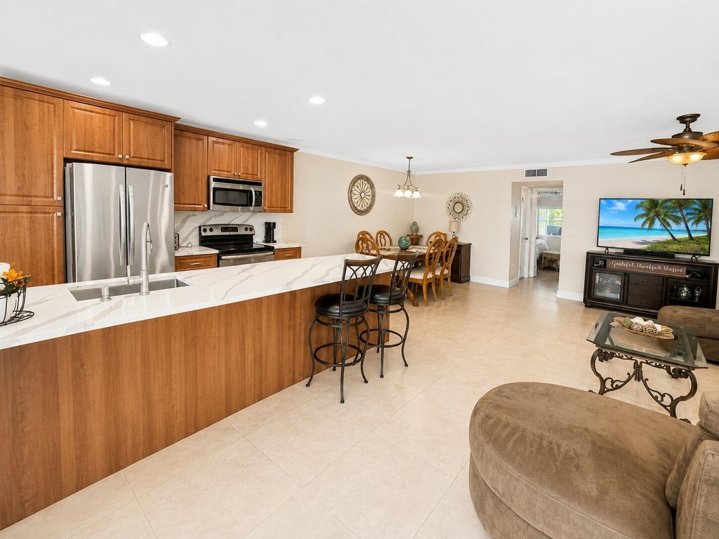 512 High Point Drive - Photo 2