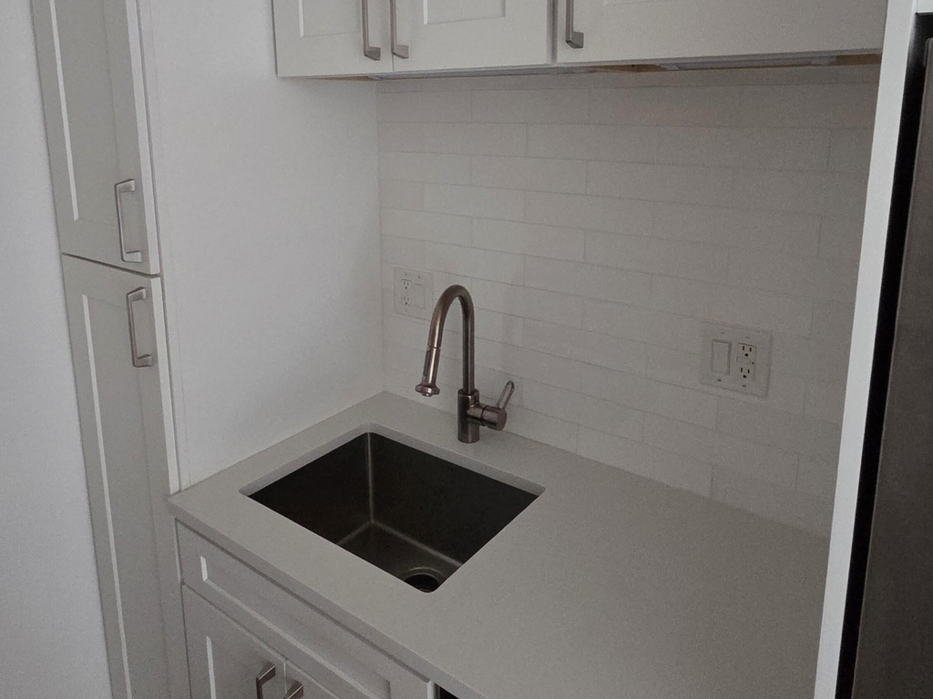 1001 Se 16th Street - Photo 1