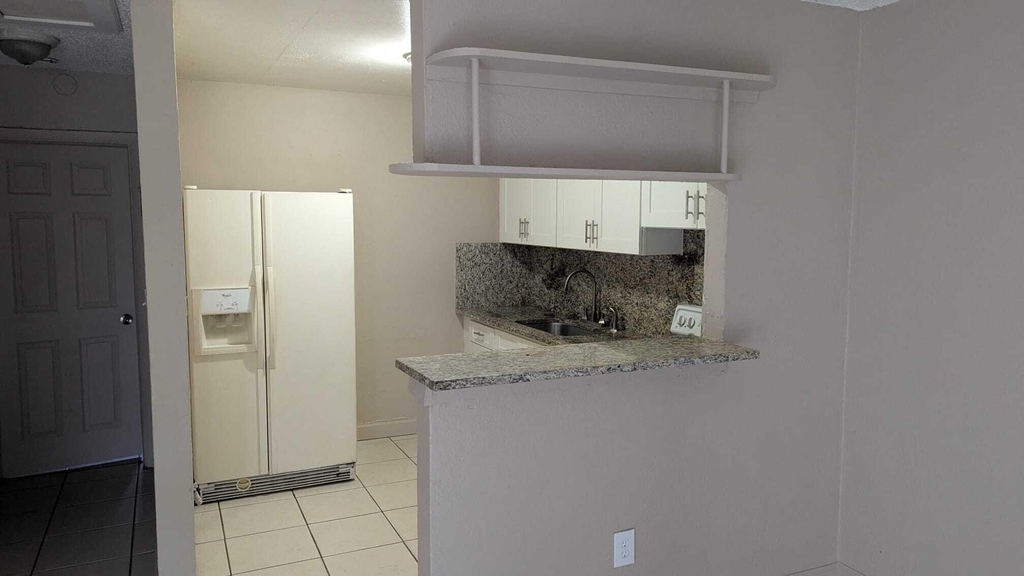 2670 Nw 10th Street - Photo 3